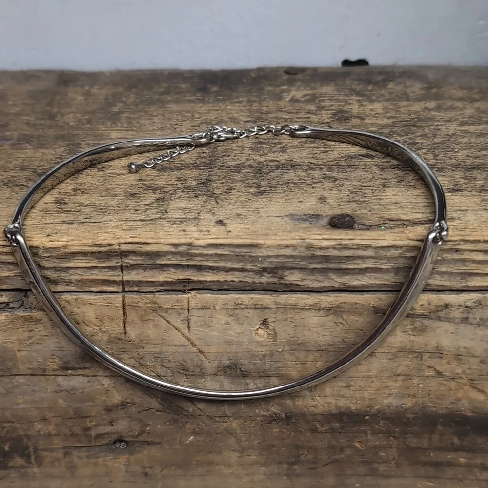Sold!!! 💥💥💥Vintage Silver Choker Style Necklace - Picture 2 of 5